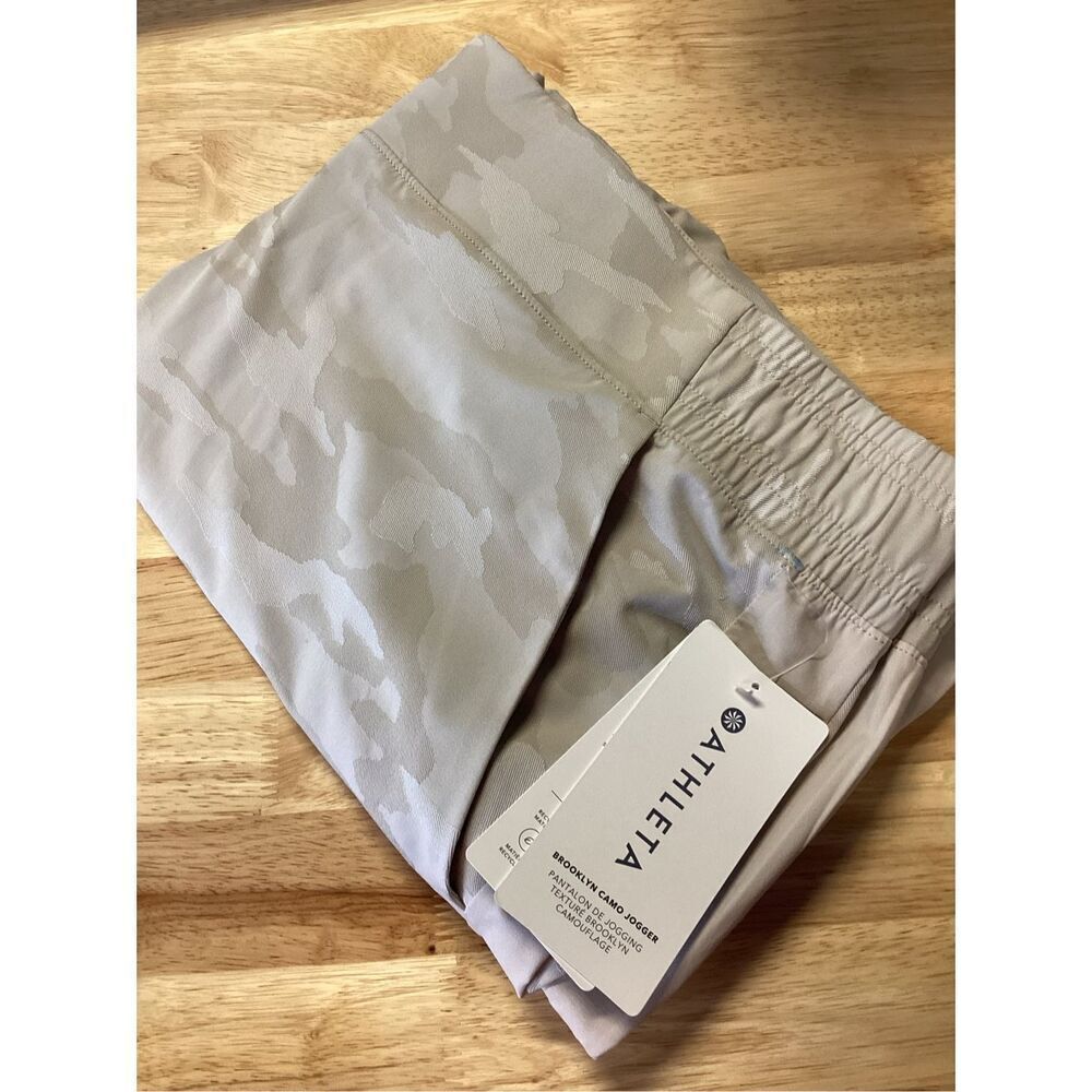 NWT Ladies Plus Sized Athleta Camo Brooklyn Joggers‎ - 26